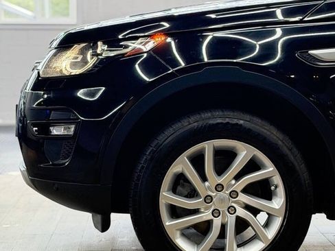 Used 2017 Land Rover Discovery Sport HSE AWD/4WD image 3