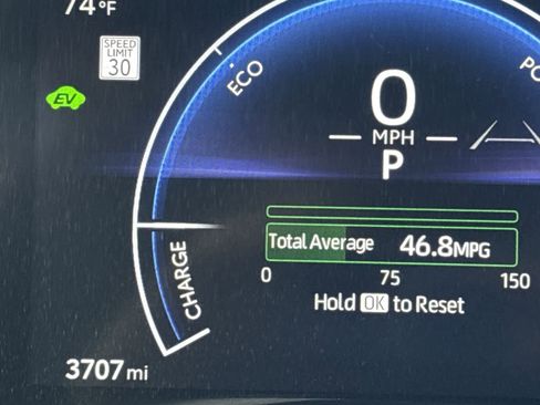 Used 2025 Toyota Corolla XLE image 17