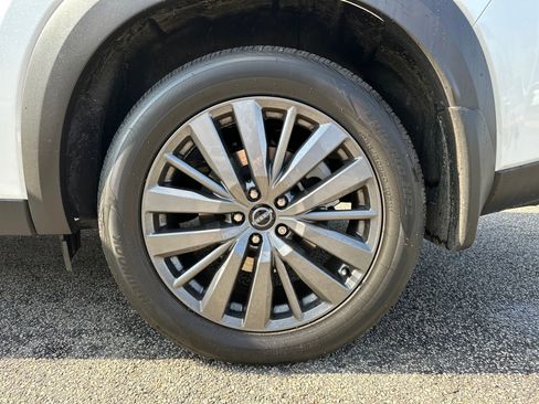 New 2025 Nissan Pathfinder SL w/ SL Premium Package image 21