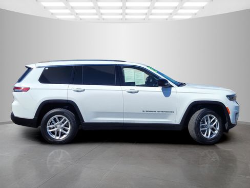 Used 2021 Jeep Grand Cherokee L Laredo w/ Luxury Tech Group I image 3
