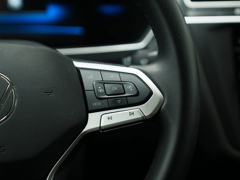 Used 2024 Volkswagen Tiguan Wolfsburg Edition image 34