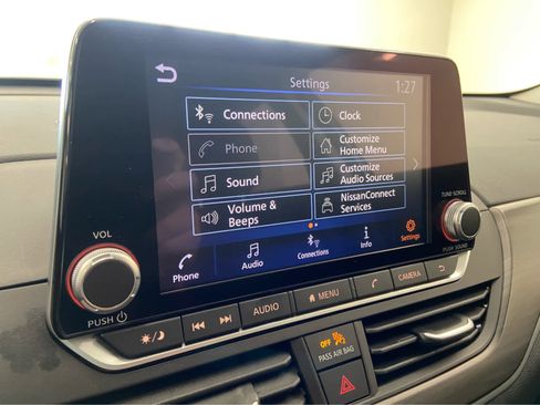 Used 2024 Nissan Altima 2.5 SV image 29