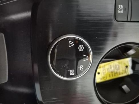 Certified 2025 Nissan Rogue SL AWD/4WD image 16