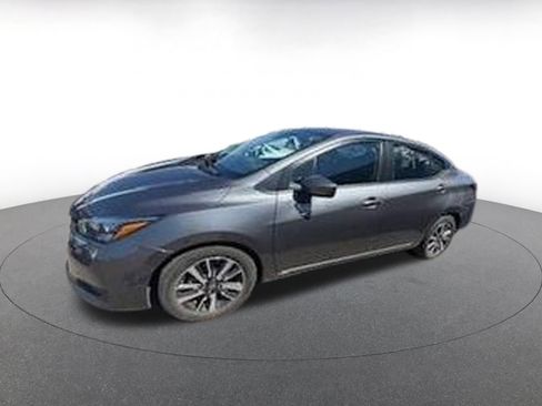 Used 2025 Nissan Versa SV image 7