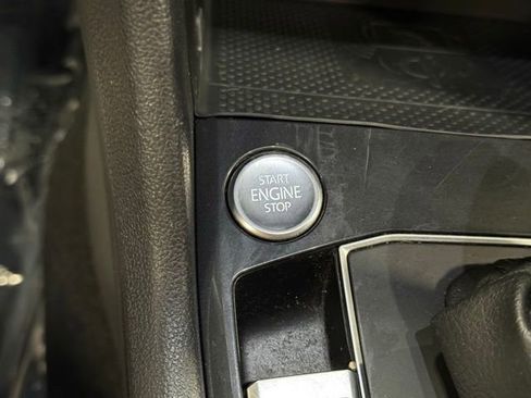 Used 2020 Volkswagen Tiguan SEL image 18