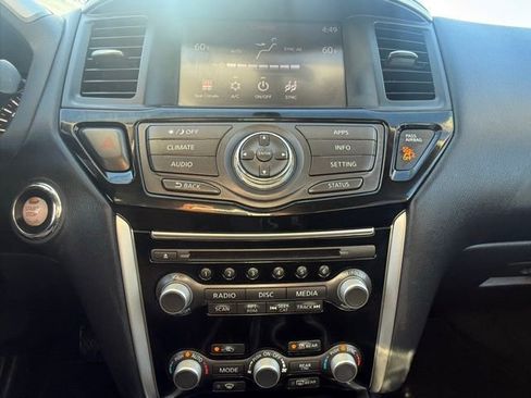 Used 2020 Nissan Pathfinder S image 21