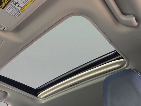 Used 2013 Toyota RAV4 Limited image 19