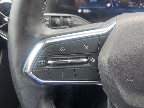Used 2025 Chevrolet Equinox LT w/ Safety and Technology Package FWD image 17