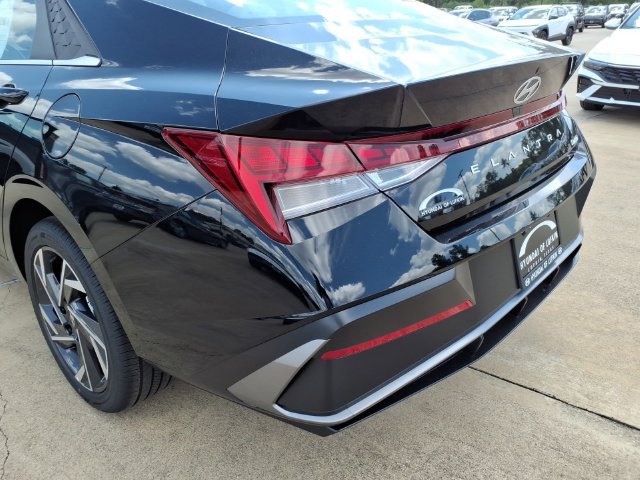 New 2026 Hyundai Elantra Limited FWD image 19