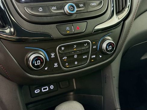 Used 2023 Chevrolet Equinox RS w/ RS Leather Package FWD image 17
