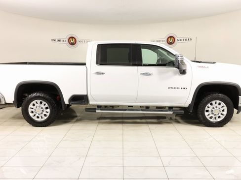 Used 2022 Chevrolet Silverado 2500 LTZ w/ LTZ Convenience Package image 2