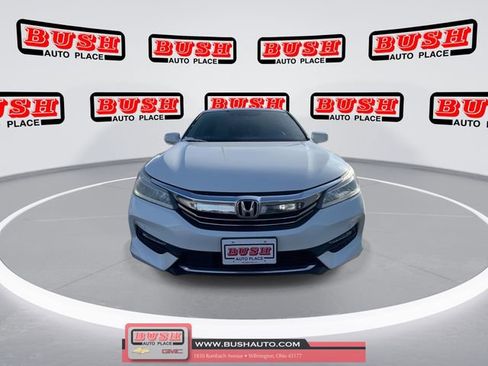 Used 2017 Honda Accord Touring image 5