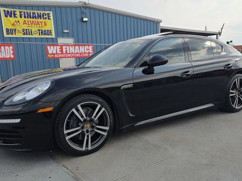 Used 2015 Porsche Panamera 4 image 2