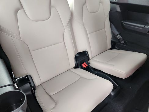 New 2026 Volvo XC90 B6 Plus w/ Protection Package Premier image 22