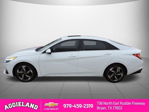 Used 2021 Hyundai Elantra Limited image 7