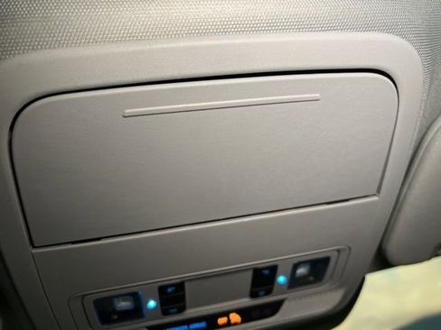 Used 2022 Ford Explorer Limited image 49