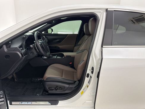 Certified 2025 Lexus ES 350 w/ Premium Package FWD image 5