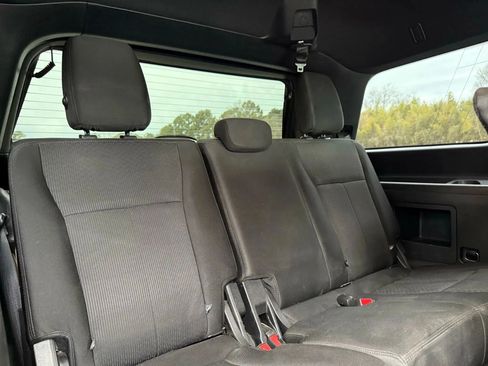 Used 2018 Ford Expedition XLT image 31