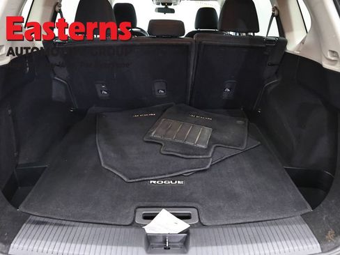 Used 2023 Nissan Rogue S AWD/4WD image 9