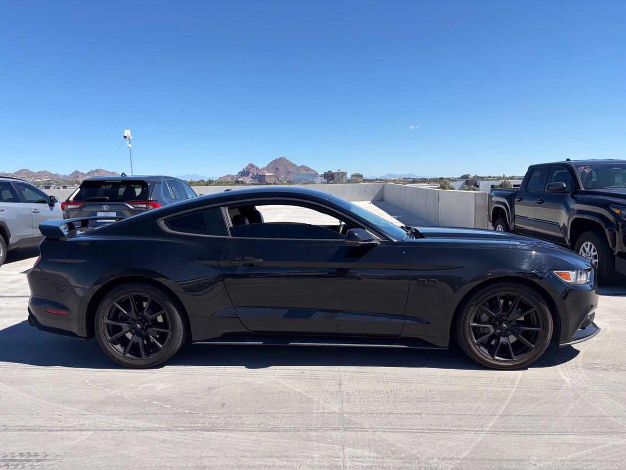 Used 2017 Ford Mustang GT Premium w/ Black Accent Package RWD image 2