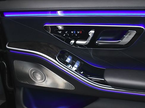 Used 2024 Mercedes-Benz S 580 4MATIC Sedan image 17