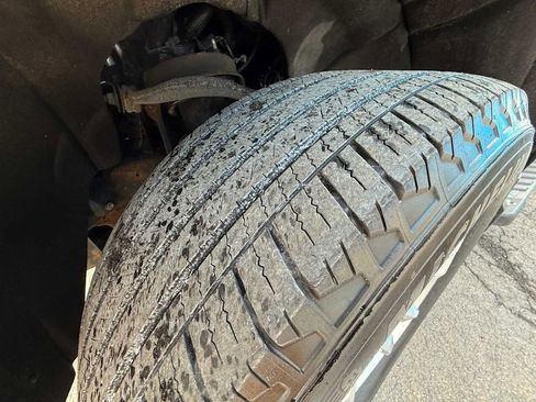 Used 2023 Chevrolet Silverado 1500 LT image 58