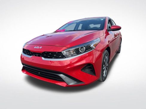 Certified 2023 Kia Forte LXS image 2