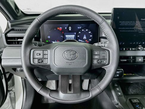 Used 2026 Toyota RAV4 XSE w/ Panoramic Sun Roof Package AWD/4WD image 11
