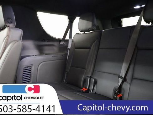 Used 2024 Chevrolet Suburban High Country w/ Advanced Technology Package image 31