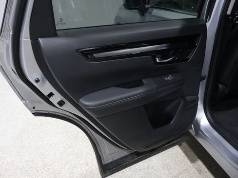 Used 2025 Honda CR-V EX-L image 17
