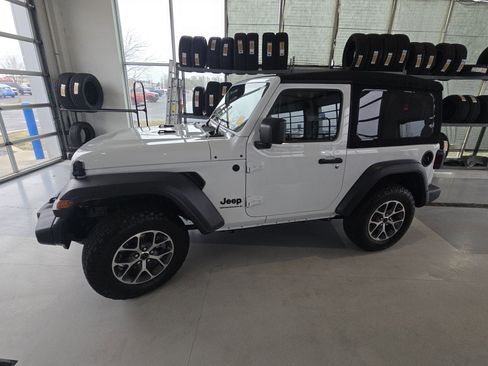 Used 2024 Jeep Wrangler Sport S image 14
