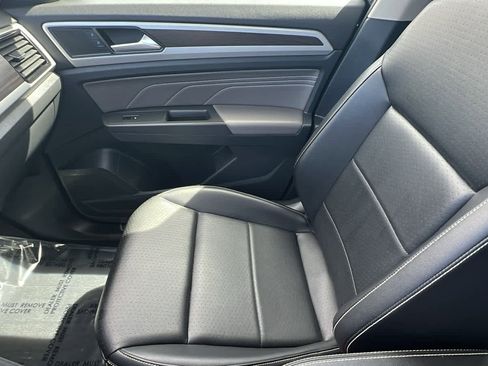 Used 2022 Volkswagen Atlas SE image 12