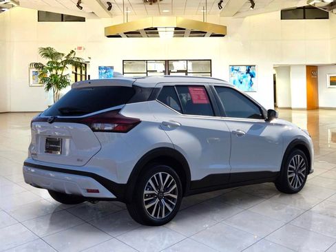 Used 2022 Nissan Kicks SV FWD image 5