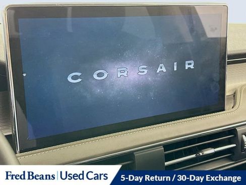 Used 2025 Lincoln Corsair AWD image 17