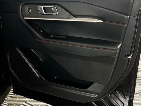 Used 2025 Ford Explorer ST-Line w/ ST-Line Street Pack image 35