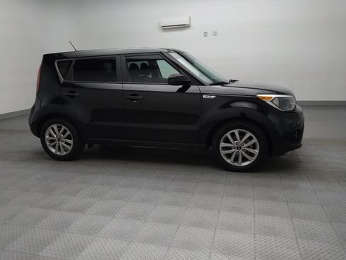 Used 2019 Kia Soul + image 11