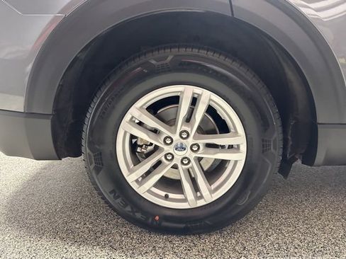 Used 2023 Ford Explorer XLT w/ Equipment Group 202A image 23