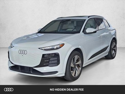 Used 2025 Audi Q6 e-tron Prestige w/ 20" Wheel Package AWD/4WD image 1