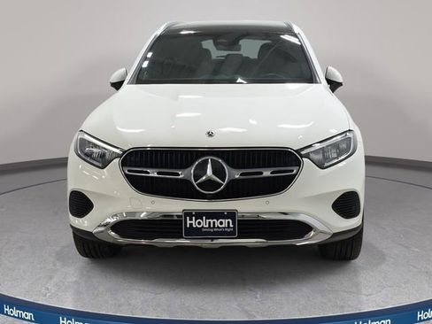 Used 2025 Mercedes-Benz GLC 300 4MATIC image 3