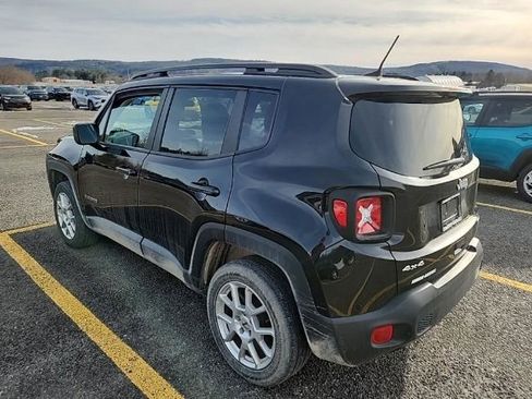 Used 2022 Jeep Renegade Latitude image 3