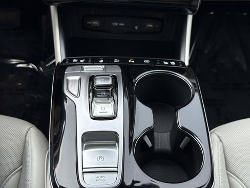 Certified 2024 Hyundai Tucson Limited AWD/4WD image 8