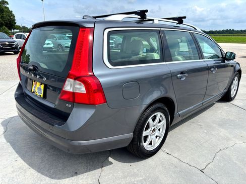 Used 2008 Volvo V70 image 4