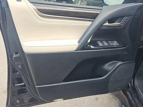 Used 2020 Lexus LX 570 4WD w/ Sport Package image 9