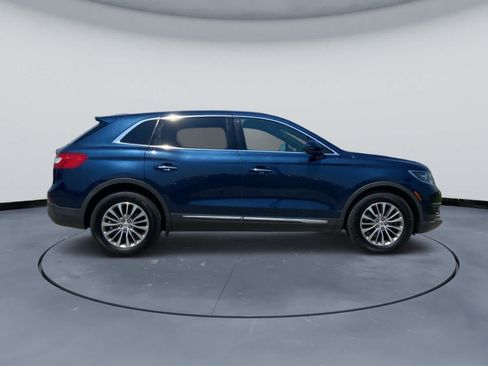 Used 2017 Lincoln MKX Select w/ Select Plus Package FWD image 11