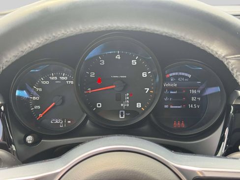 Used 2021 Porsche Macan AWD/4WD image 25