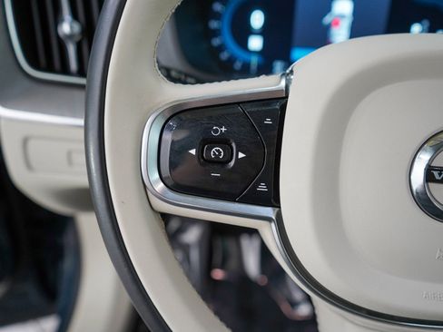 Used 2024 Volvo XC60 B5 Plus image 23