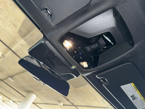 Used 2025 BMW X1 xDrive28i w/ Technology Package image 31