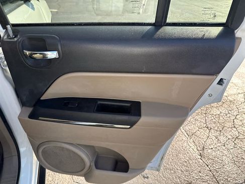 Used 2011 Jeep Compass Limited w/ Sun/Sound Group image 29