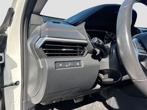 Used 2022 Nissan Altima 2.5 SR w/ Midnight Edition Package image 10