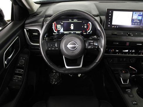Certified 2024 Nissan Rogue Platinum FWD image 21